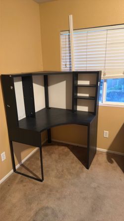 Computer desk
