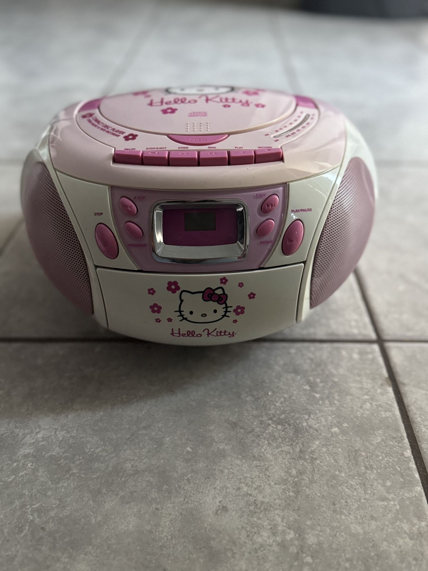 Y2K Hello Kitty Radio/ CD Player