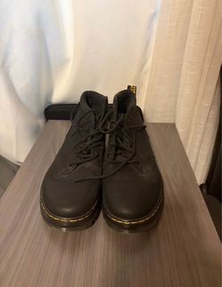 Dr. Martens: Men’s combat boot