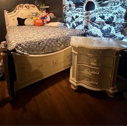 $$$OBO$$$ Disney bedroom set (Full) 4 set