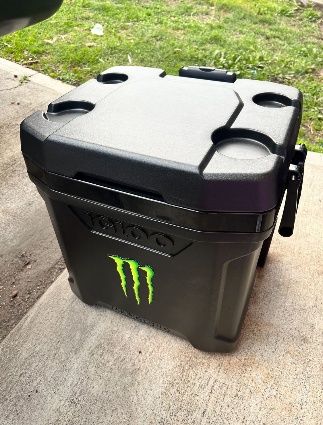 Igloo Wheeled Ice Cooler
