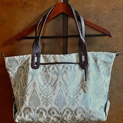 Stella & Dot “Hello Gorgeous” Bag, Silver Ikat Print, Brown Handle & Trim