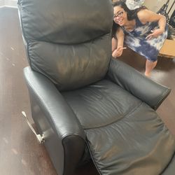 La Z Boy Leather Recliner 