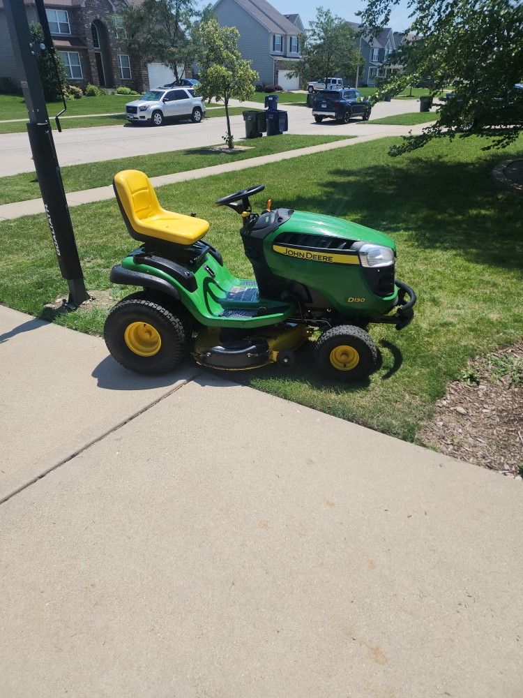 John Deere D130 Riding Mower