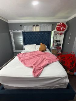 Queen bed