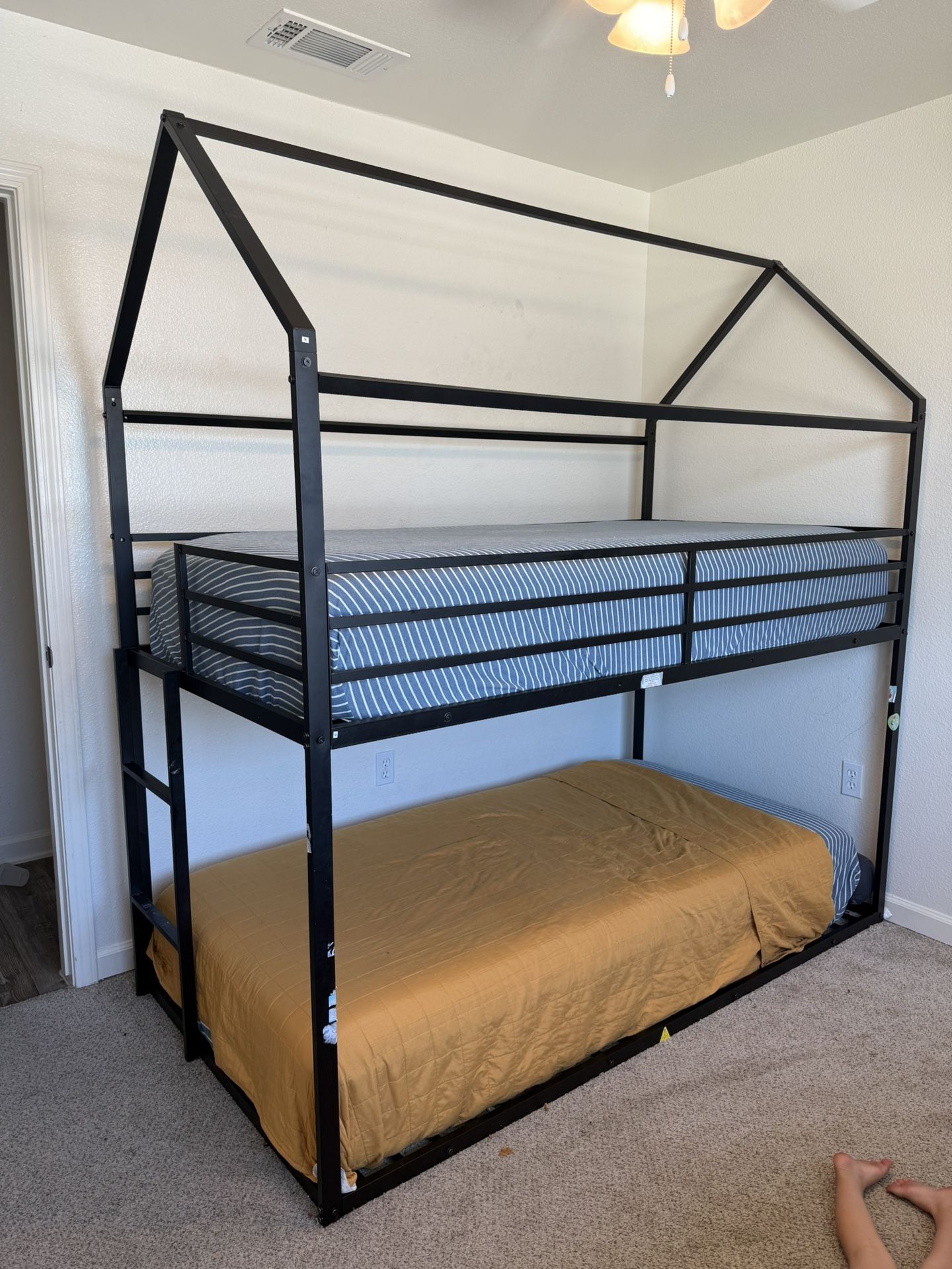 Twin Over Twin House Bunk Bed