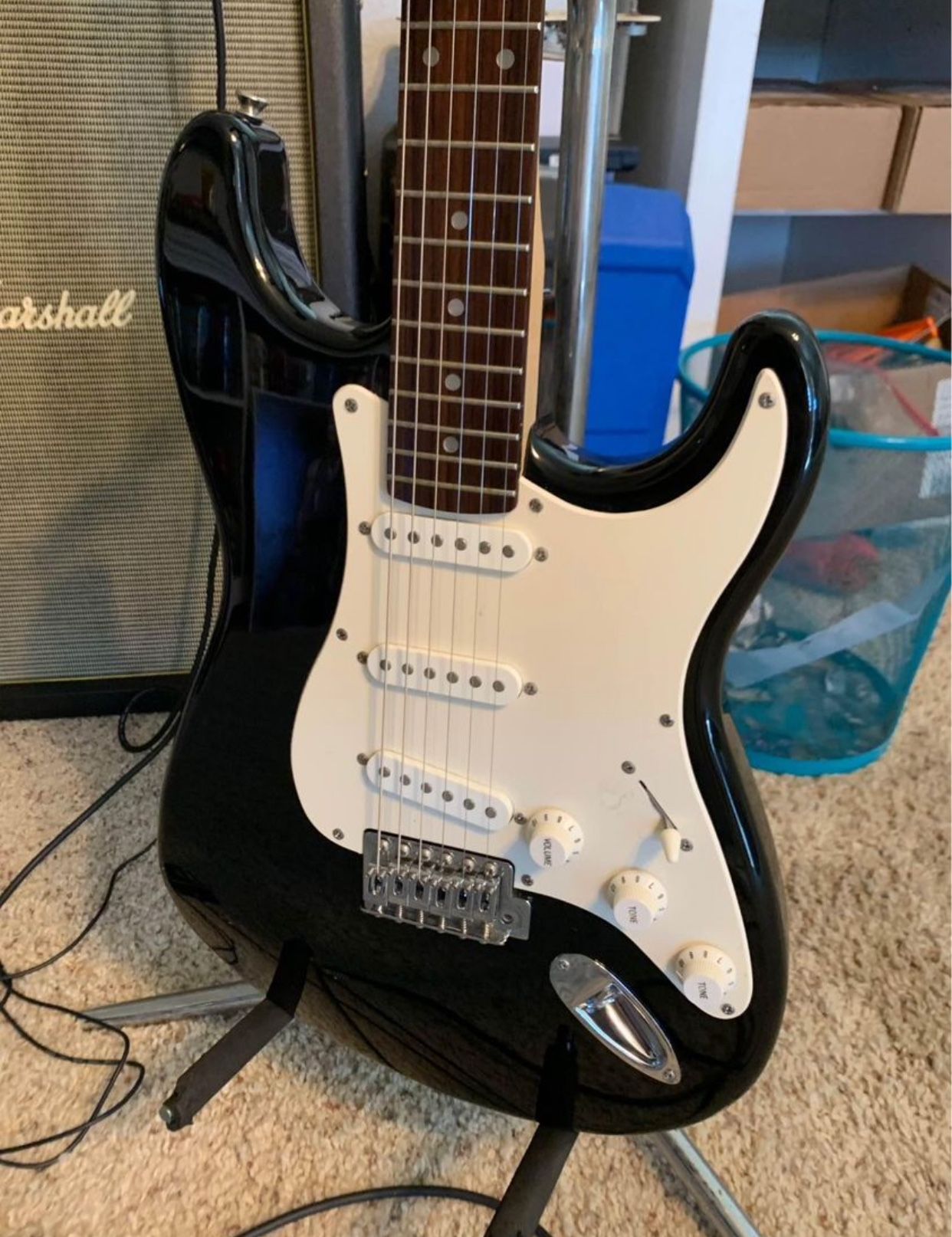 Vintage 1998 2nd Gen Fender Squier Affinity Stratocaster / Strat Electric Guitar - Classic Black - Rare 22 fret