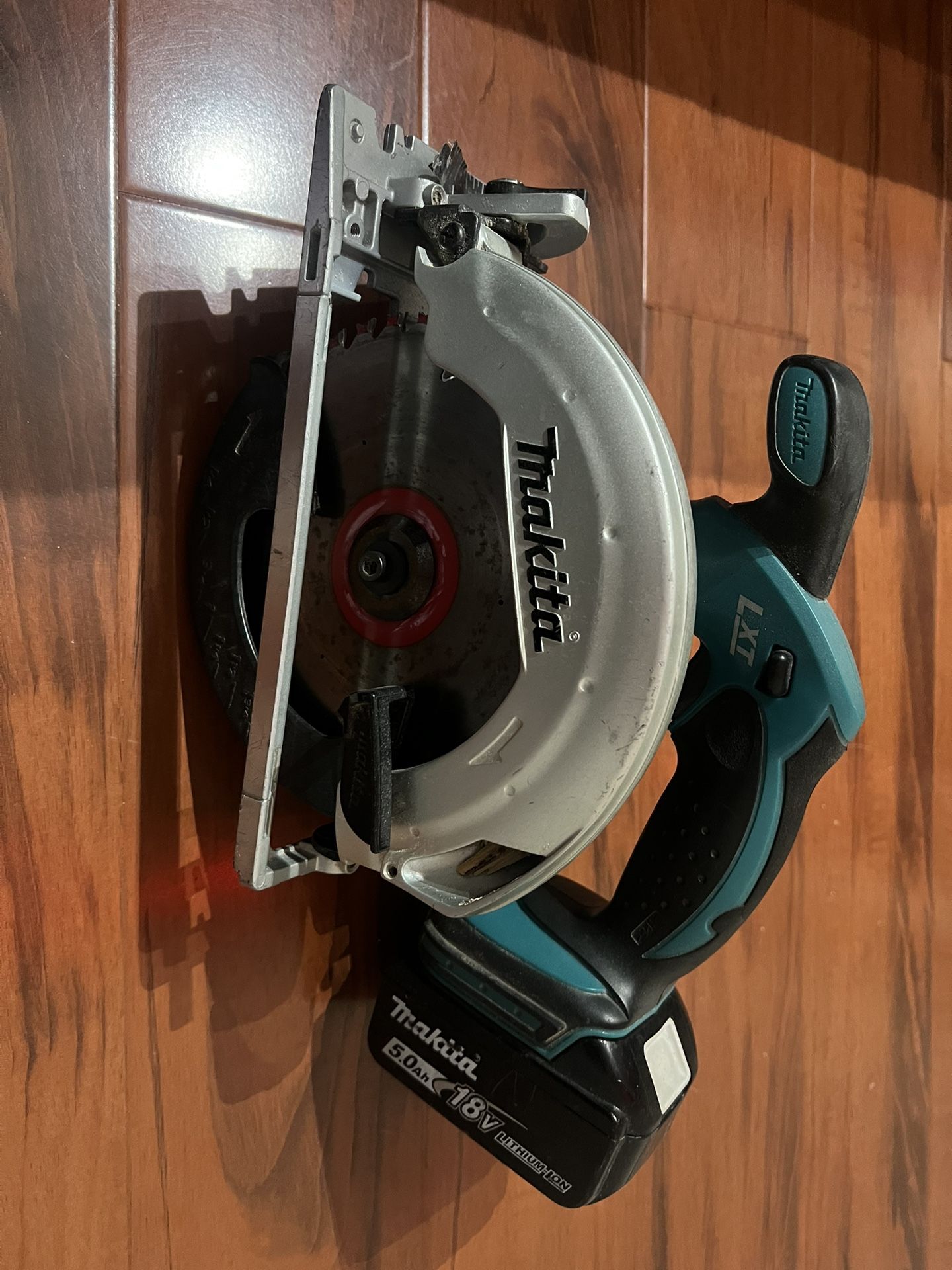 Makita 18V Cordless Circular Saw With Battery
