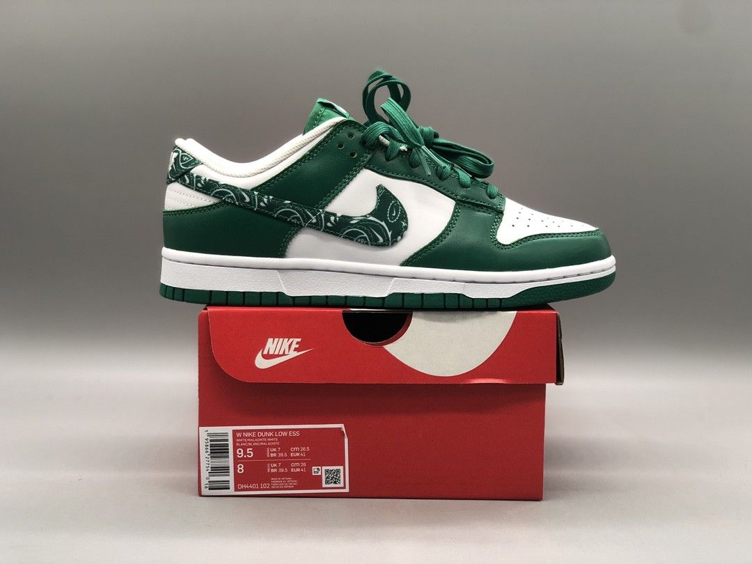 Nike Dunk Low Essential
Paisley Pack Green