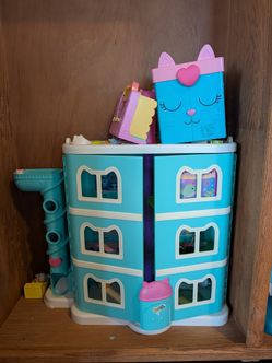 Miscellaneous Gabby's Dollhouse house and toys and figurines