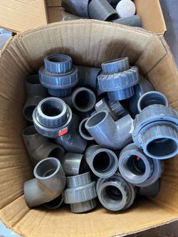 Assorted plumbing parts & fittings