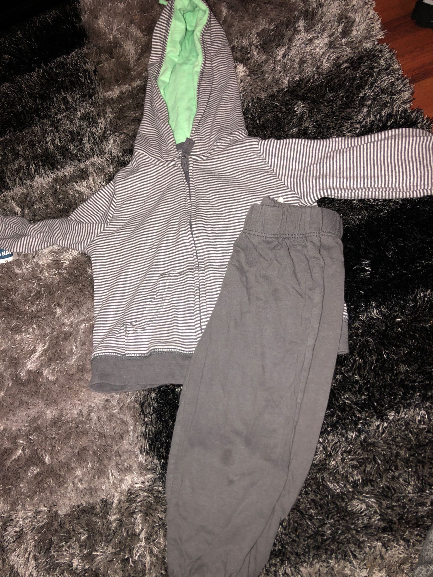 Baby boy carters outfit 12 m
