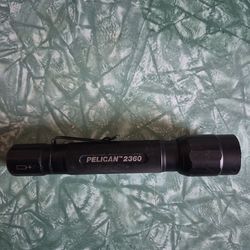 Pelican flash light