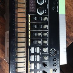 Korg Volca Beats Drum Machine 