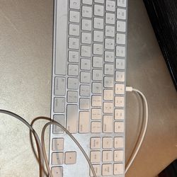Apple Keyboard