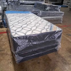 Queen Mattress Come With Free Spring - Free Delivery 🚚 To Reasonable Distance 