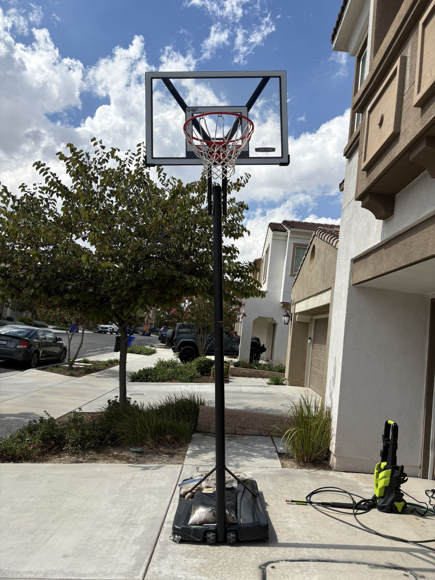 Lifetime Basketball Hoop $30