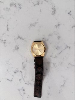 Nixon watches