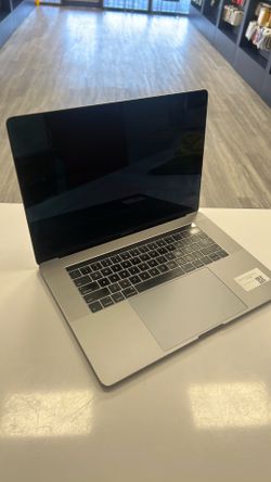 MacBook Pro 16Ram 1tb 2018 15in.