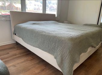 King size bed