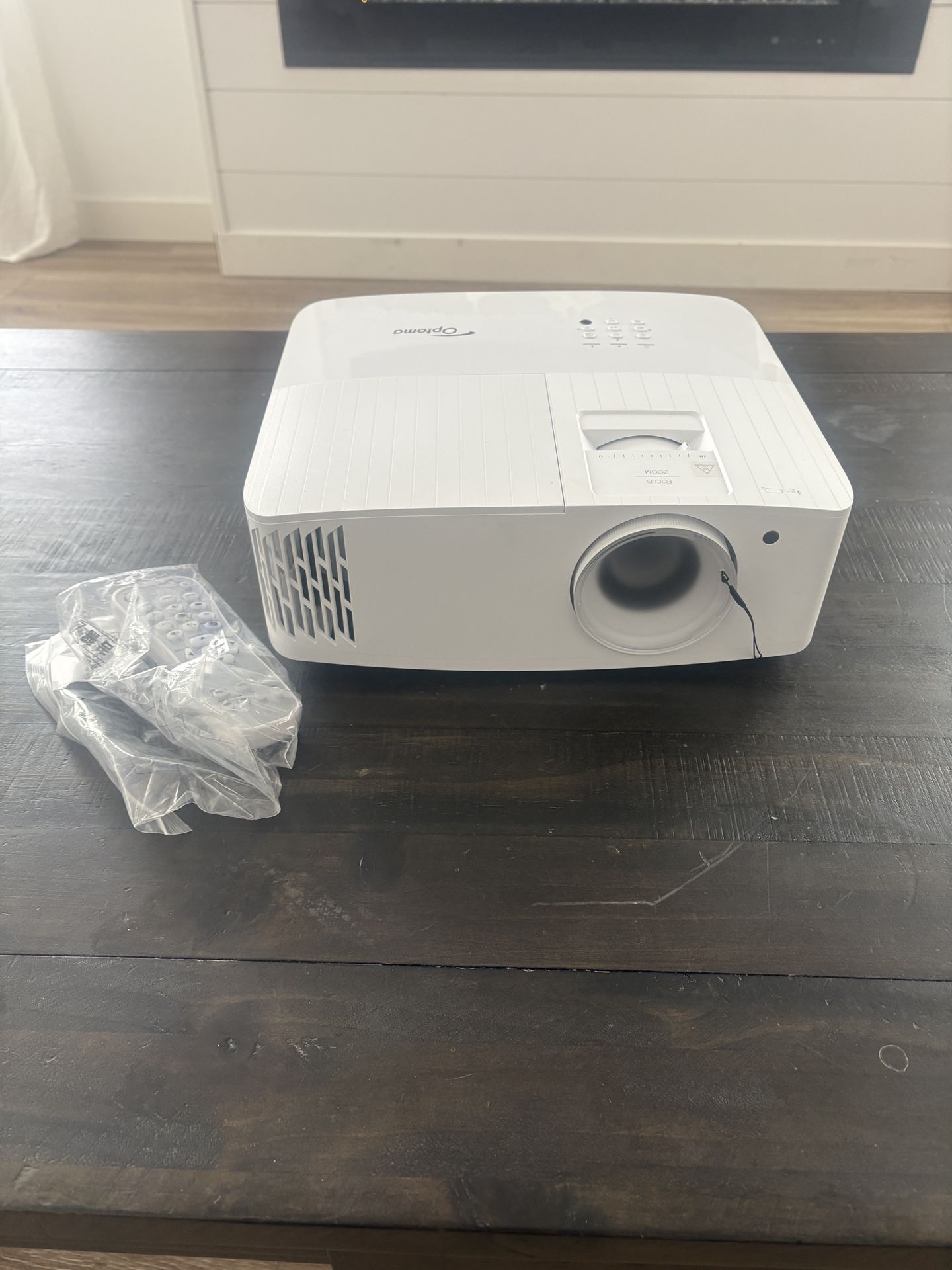 Optima UHD38X 4K UHD HR Projector