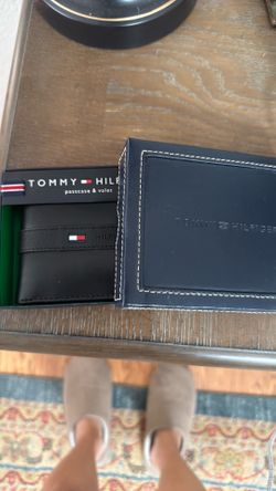 New Tommy Hilfiger Wallet