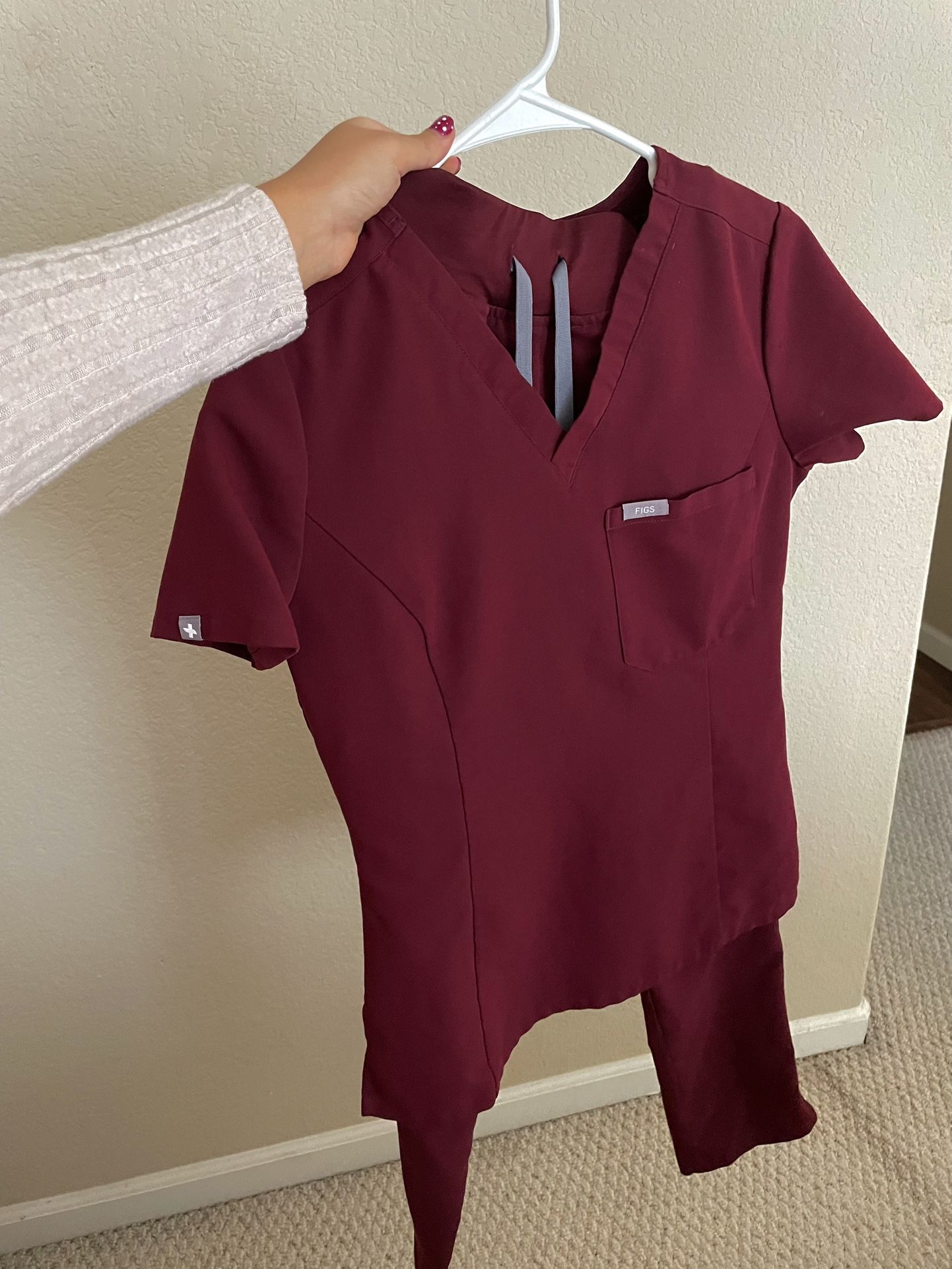 FIGS Scrubs (Burgundy)