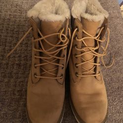 TIMBERLAND Boots With Fur 