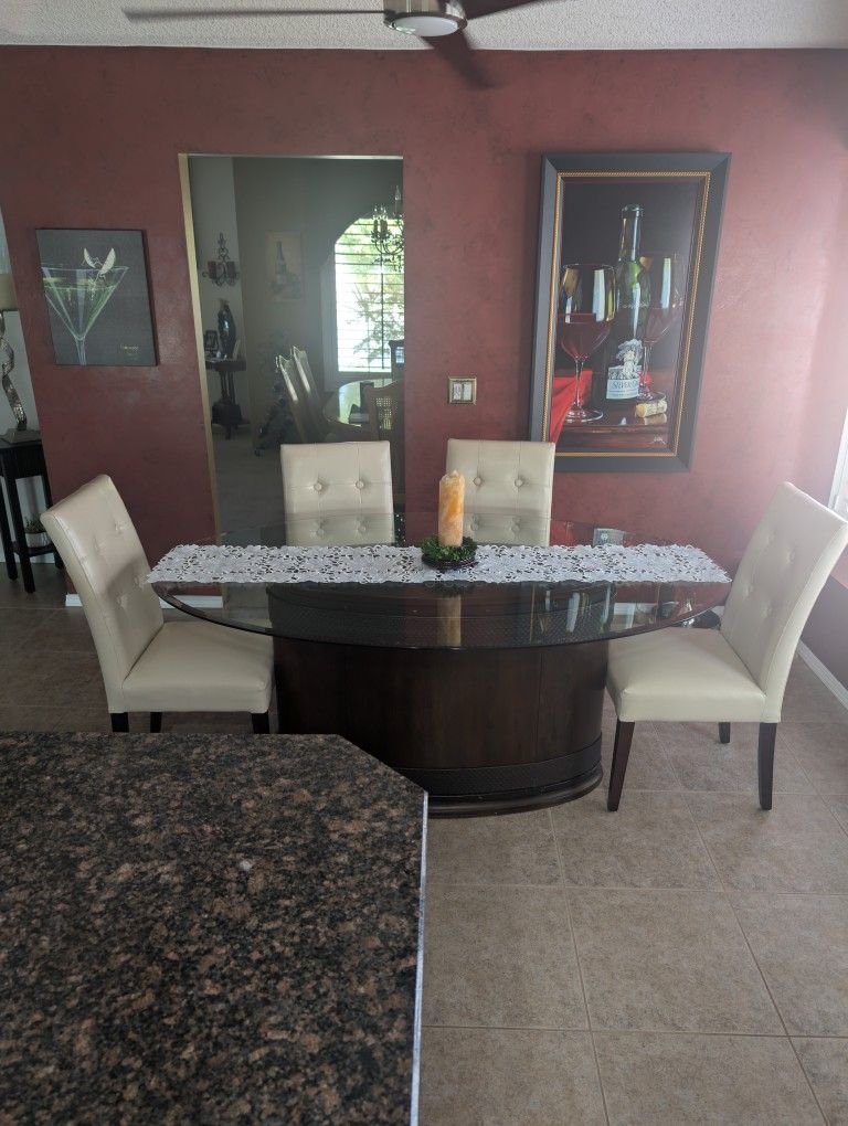 Dining Table & Chairs