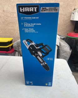 HART 20 Volt 12-Inch Cordless Chainsaw (1) 20-Volt 4.0Ah