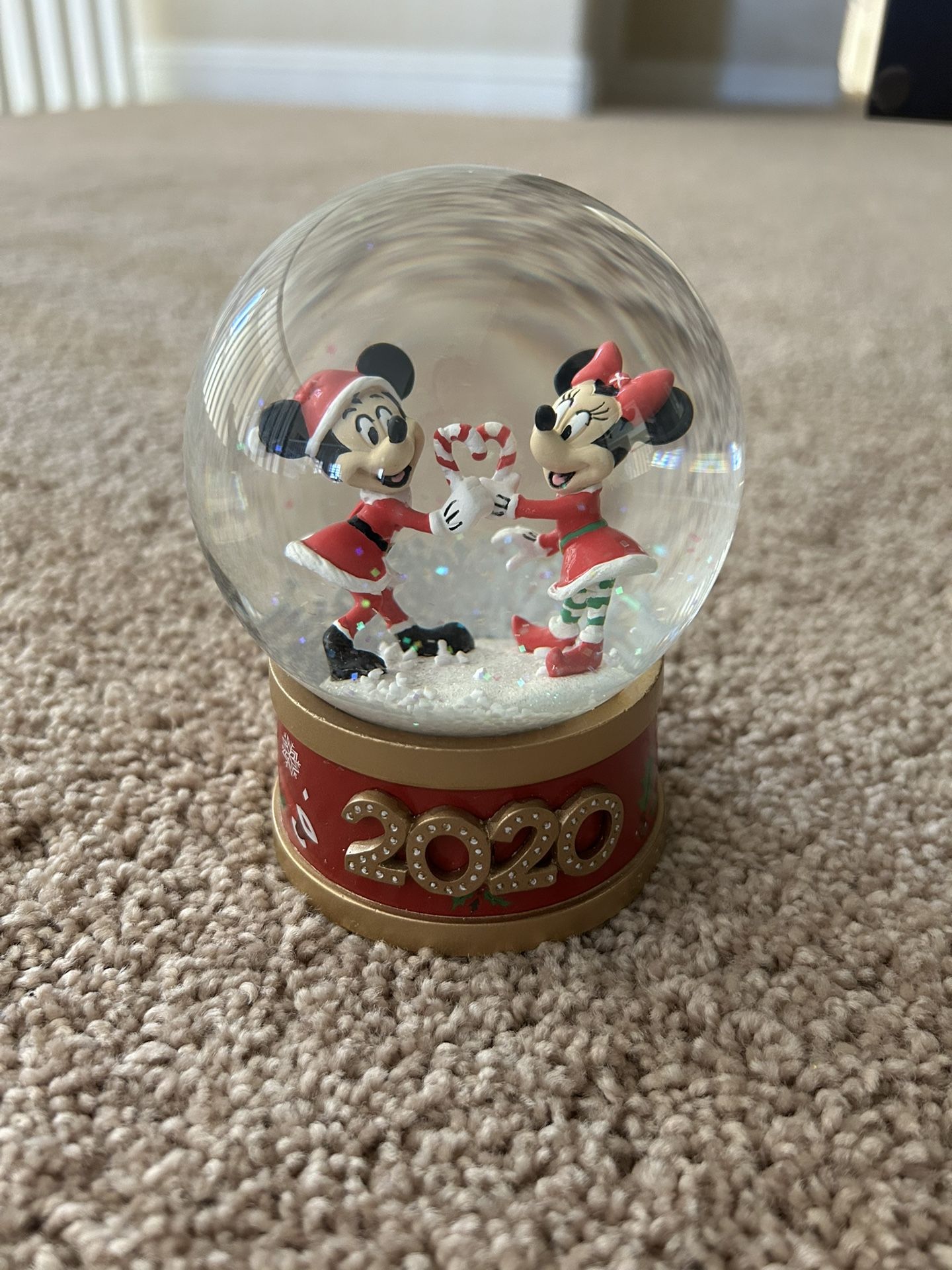 Disney Store Mickey and Minnie Holiday Cheer Snow Globe