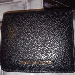 Michael Kors Mens Bifold Wallet for Sale in Tustin, CA - OfferUp