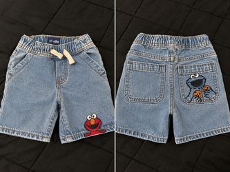 Gap shorts Elmo