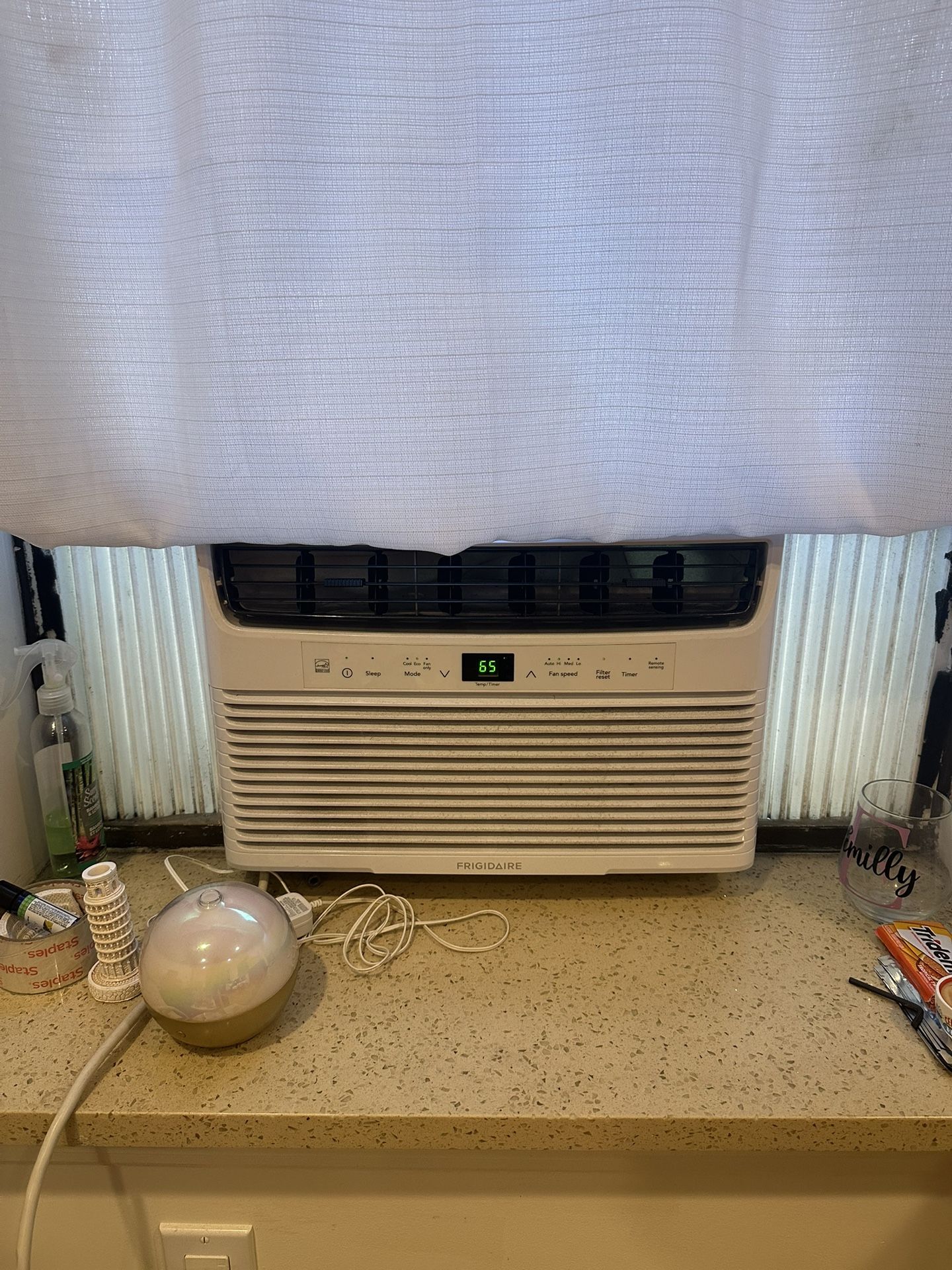 Frigidaire Window Air Conditioner (8,000 BTU)