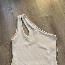 Princess Polly Top Size 4