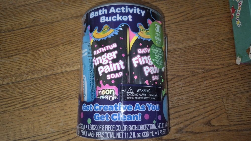 Crayola Bath Activity Bucket Neon (30 piece Set) Finger Paint Soap 10 Count