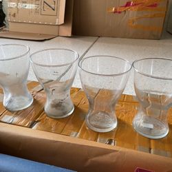 4 Glass Vases