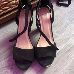 black high heels 