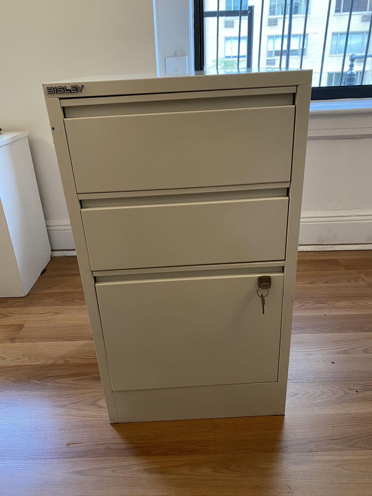 Bisley 3 Drawer file Cabinet (locking)