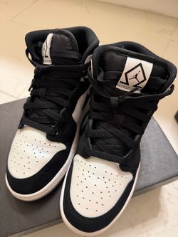 Nike Air Jordan 1 Mid Diamond Shoes
