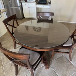 Round Cherry Brown Dining Table & Chairs – Great Condition 