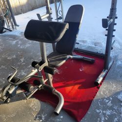 WEIDER SQUAT RACK WITH BENCH 
EXCELLENT CONDITION 
11525 S HALSTED DUNKIN DONUTS/7111.S WESTERN WALGREENS 
130$  CASH ONLY AS IS 