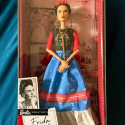 Frida Kahlo Mattel Barbie Doll Inspiring Women Series Mexican Artist NEW