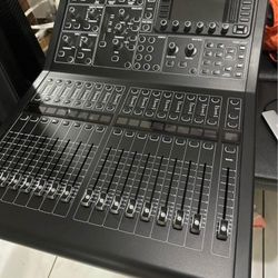 Midas-M32R-LIVE-40-channel-Digital-Mixer.
