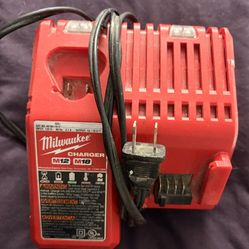 Milwaukee Battery Charger 