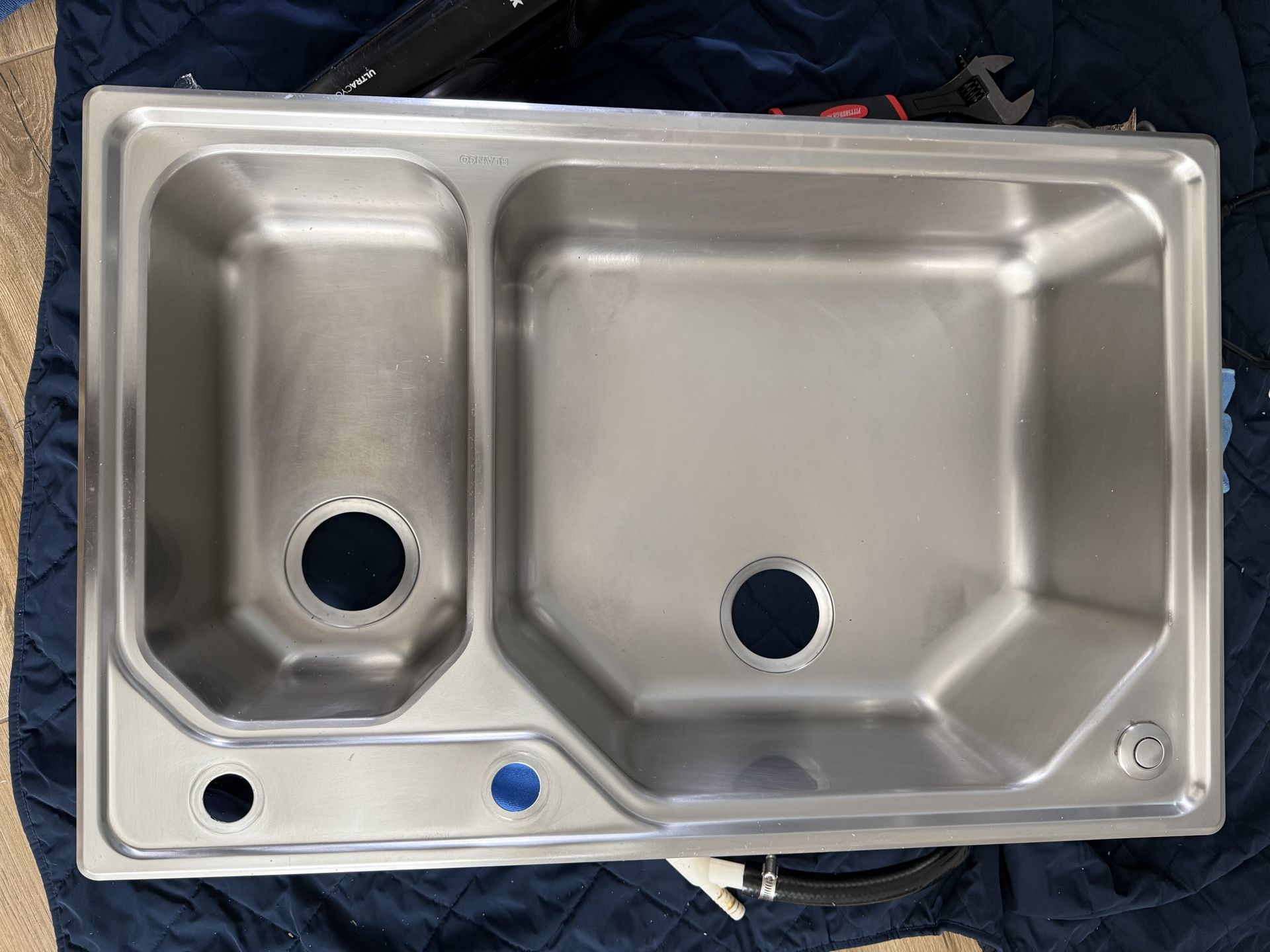 Used Stainless Steel Double Sink (blanco)