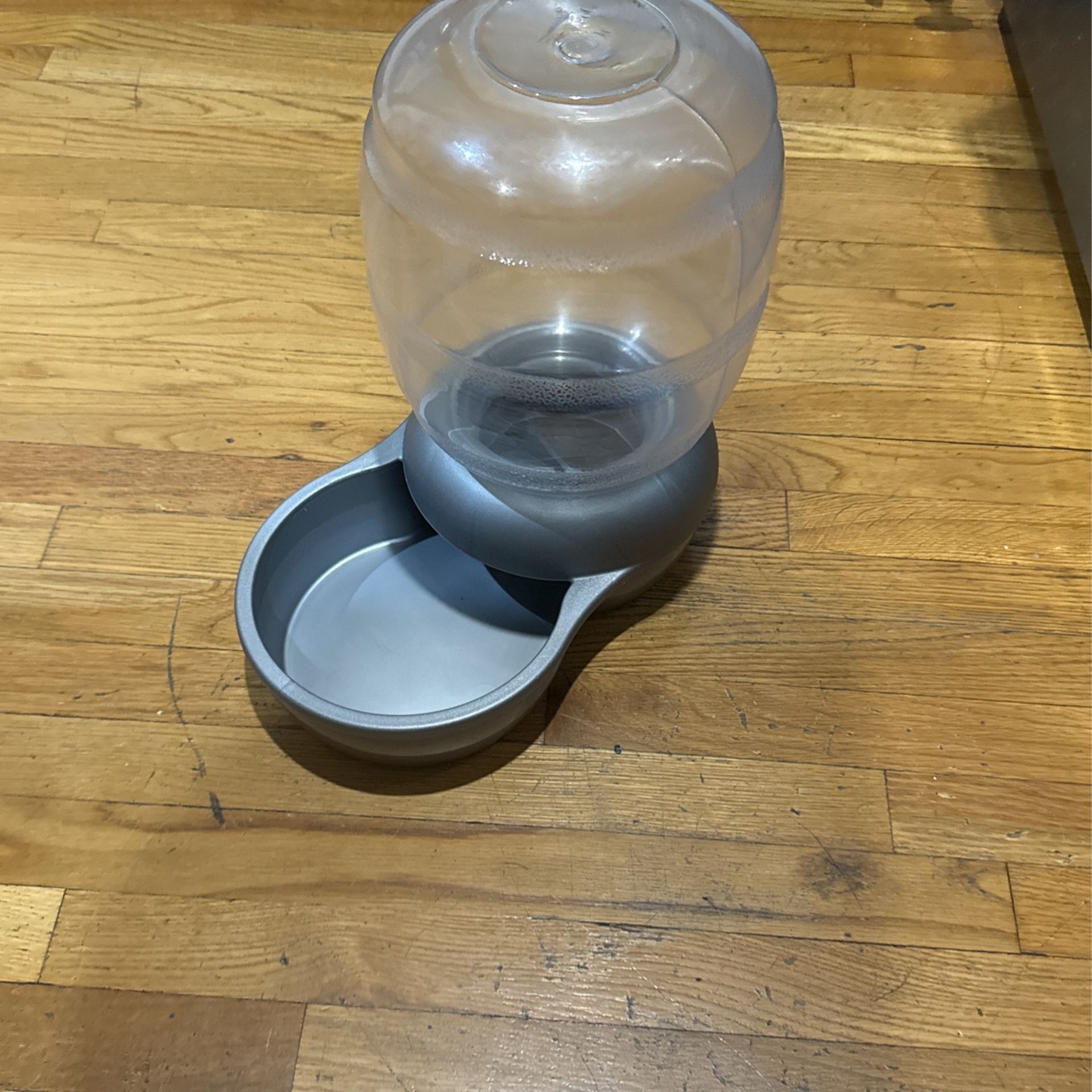 Dog Gravity Feed Water Bowl