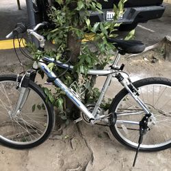 Motive Mens Bike 