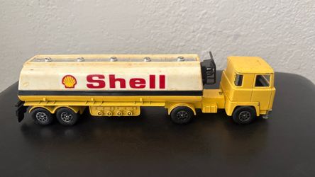 Shell Gasoline Truck Model PLAYART Vintage 1970s
