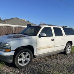 2004 Chevrolet Suburban